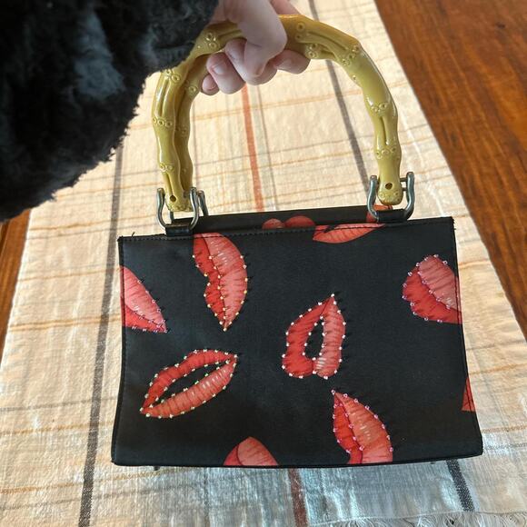Lipstick Kisses y2k hand bag - Picture 1 of 4